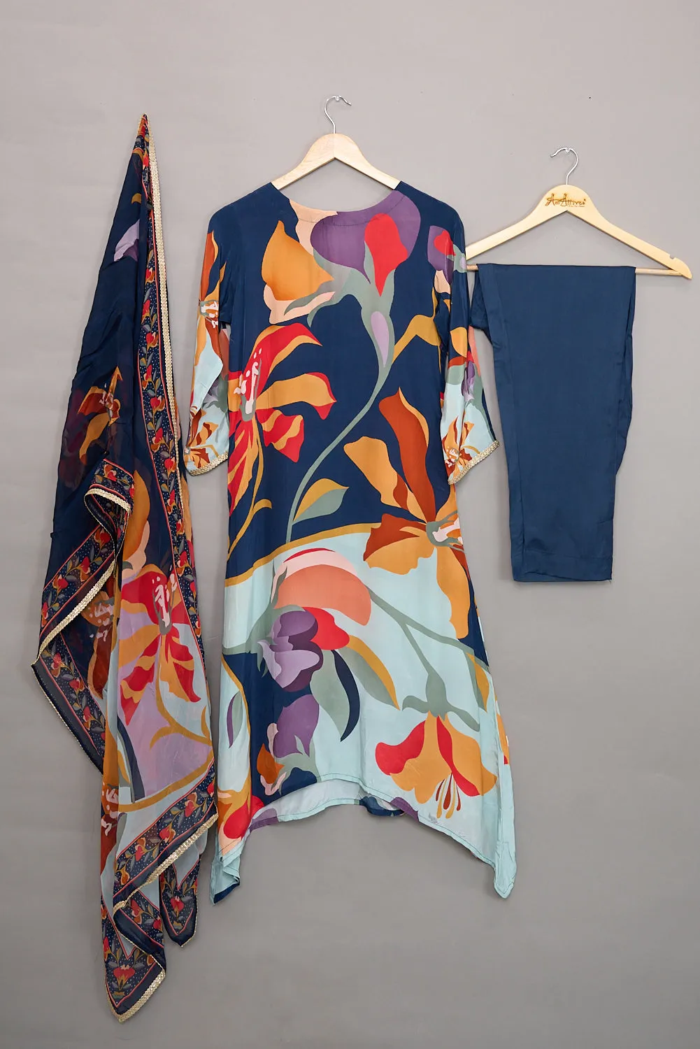 Kurta Pant and Dupatta set in Crape